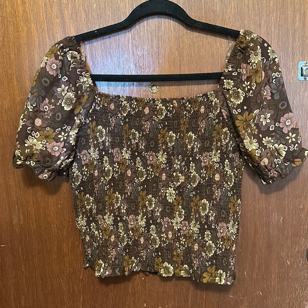 NWT C by One Floral Cropped Blouse